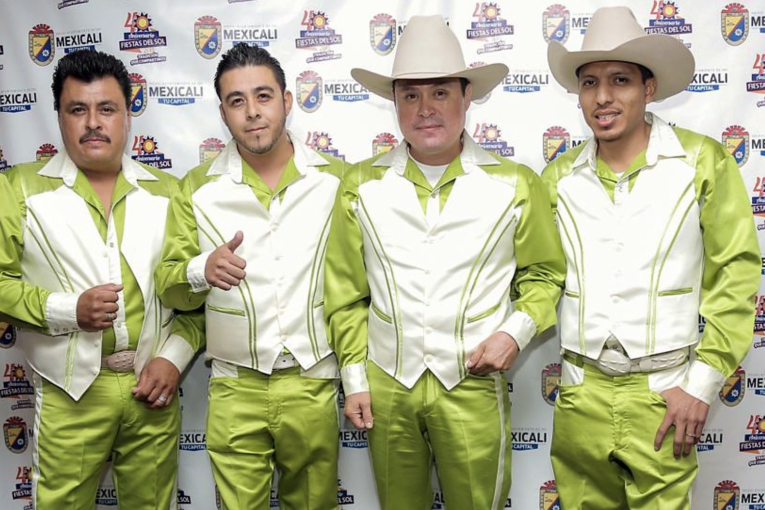 Grupo Silverado en camerino antes del show