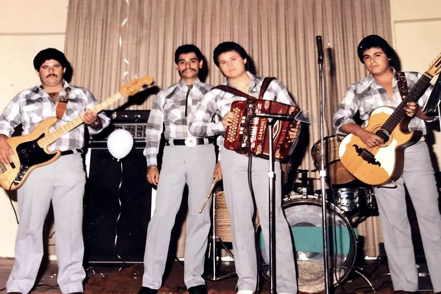 Carlos y Armando Solís en 1984, Los Ángeles, California, durante los inicios de Silverado